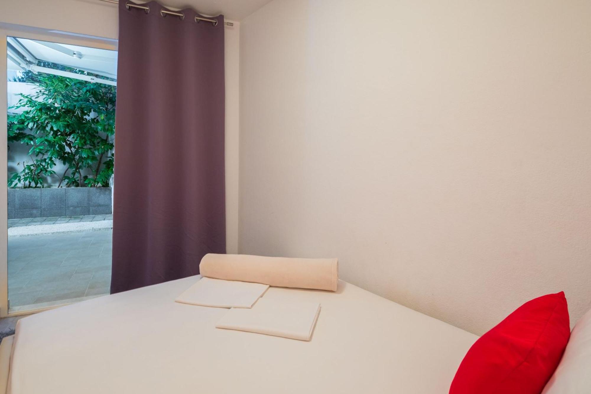 Apartments By The Sea Seget Vranjica, Trogir - 978 Room photo